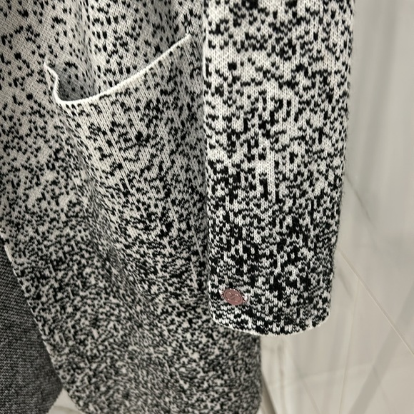 Ladies Cardigan, Calia by Carrie Underwood - Picture 4 of 4